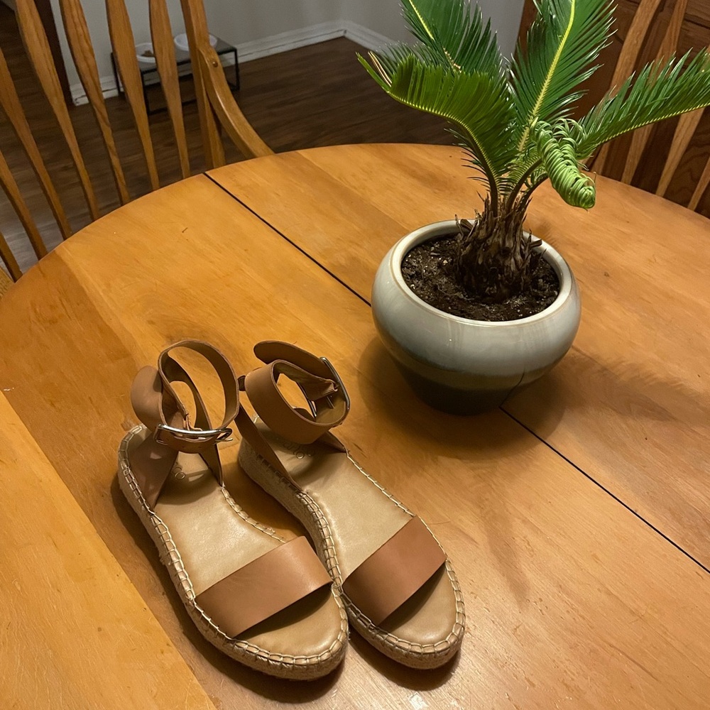 Franco Sarto Platform Sandal NWOT-Size 10